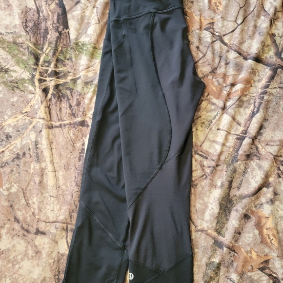 Lululemon - Picture 3 of 3